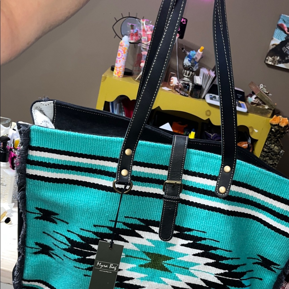 Myra Bag Riverbend Serape weekender bag - Picture 2 of 5